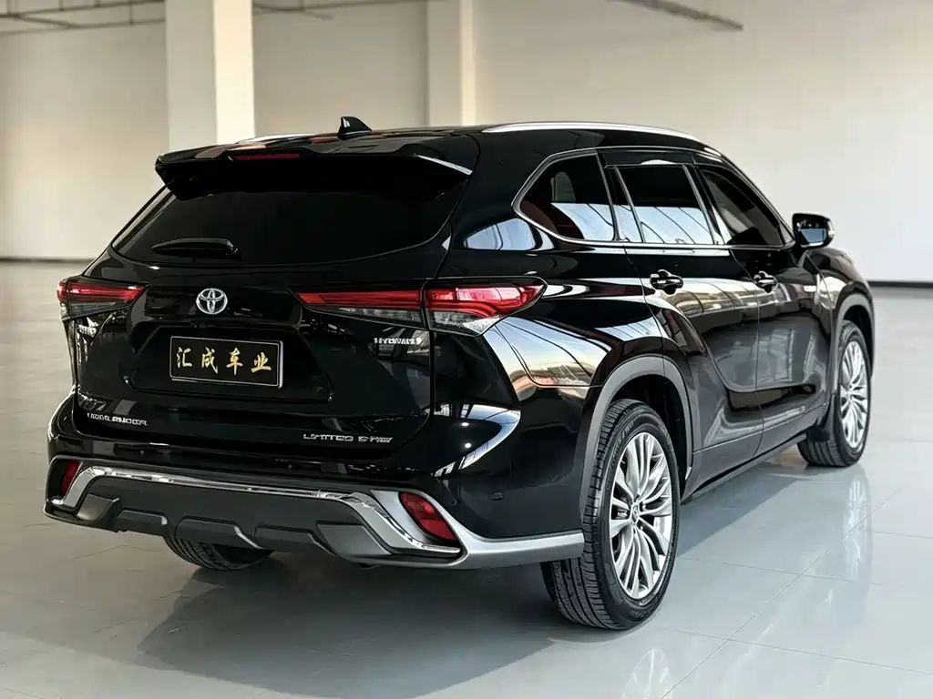 Toyota Highlander — фото 8
