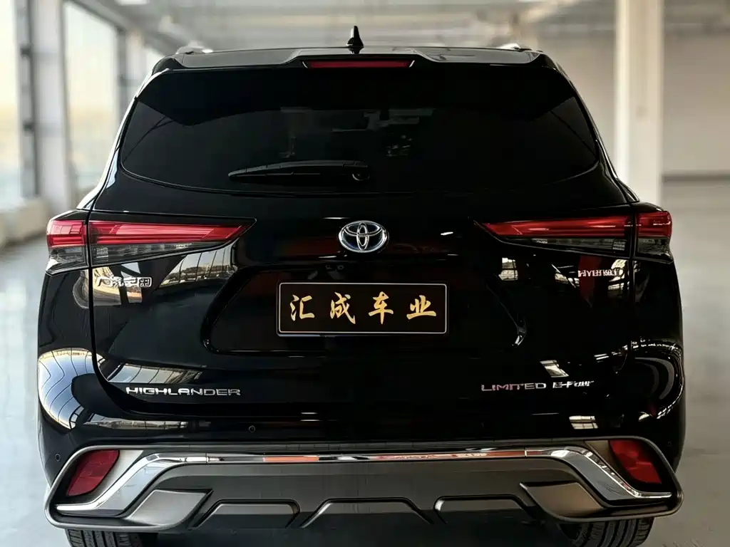 Toyota Highlander — фото 9