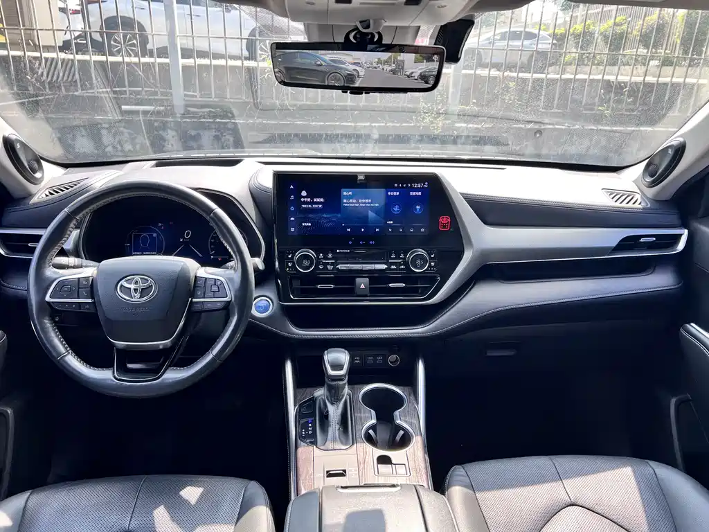 Toyota Highlander — фото 15