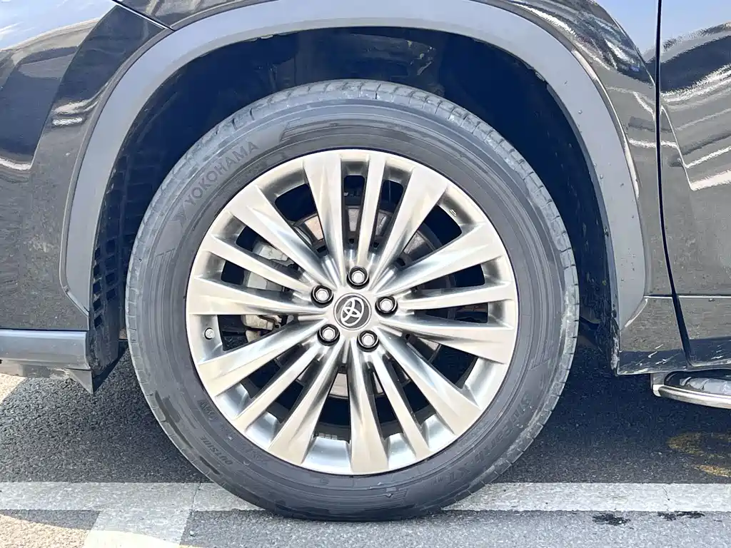 Toyota Highlander — фото 5