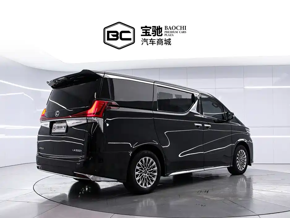 Toyota Vellfire — фото 3