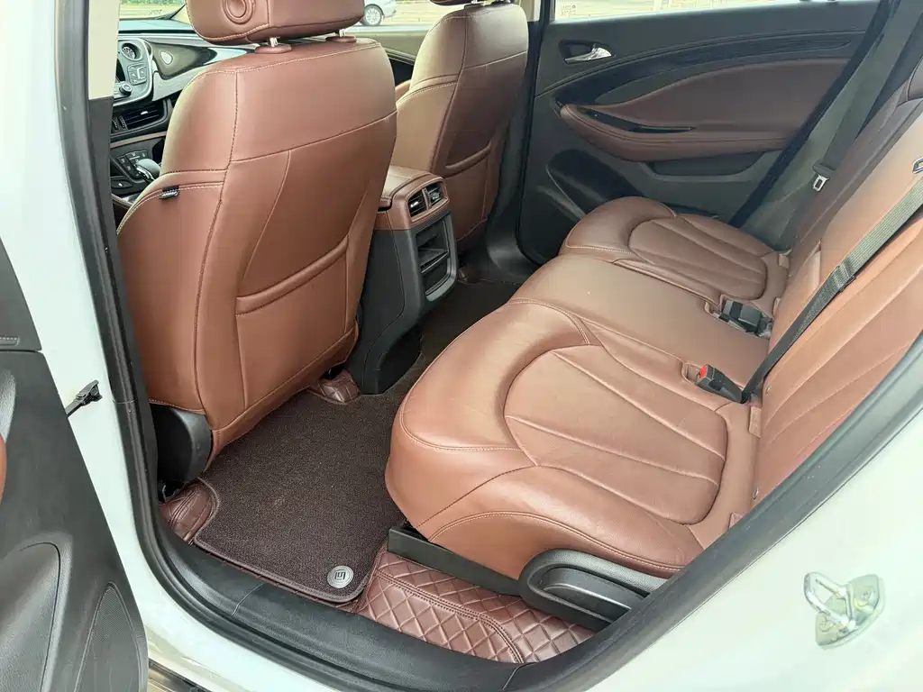 Buick Envision Plus — фото 3