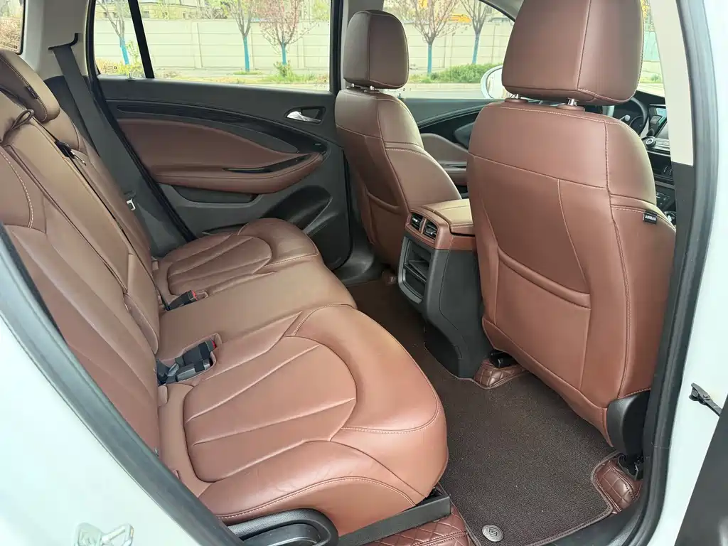 Buick Envision Plus — фото 6