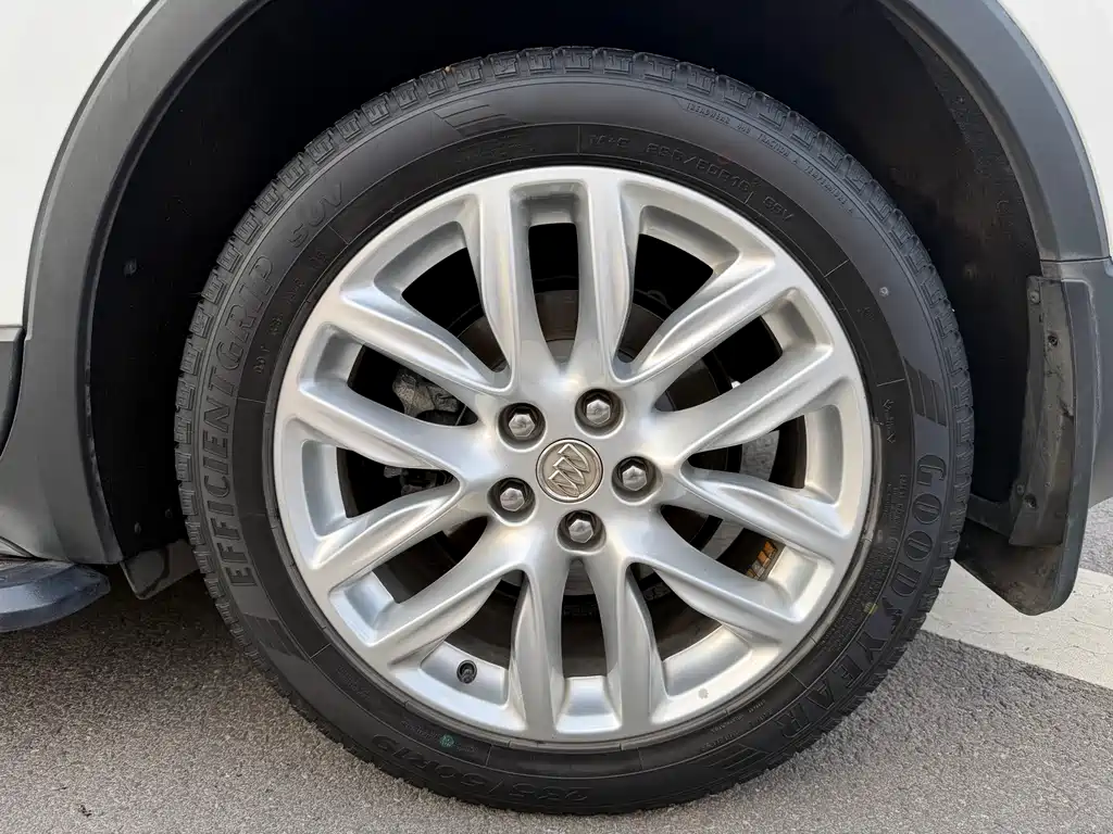 Buick Envision Plus — фото 9