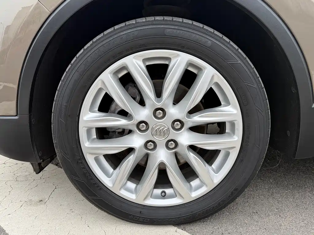Buick Envision Plus — фото 11