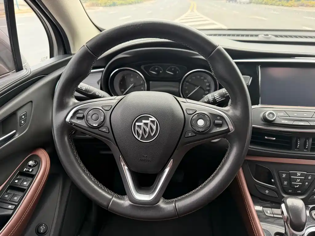 Buick Envision Plus — фото 13