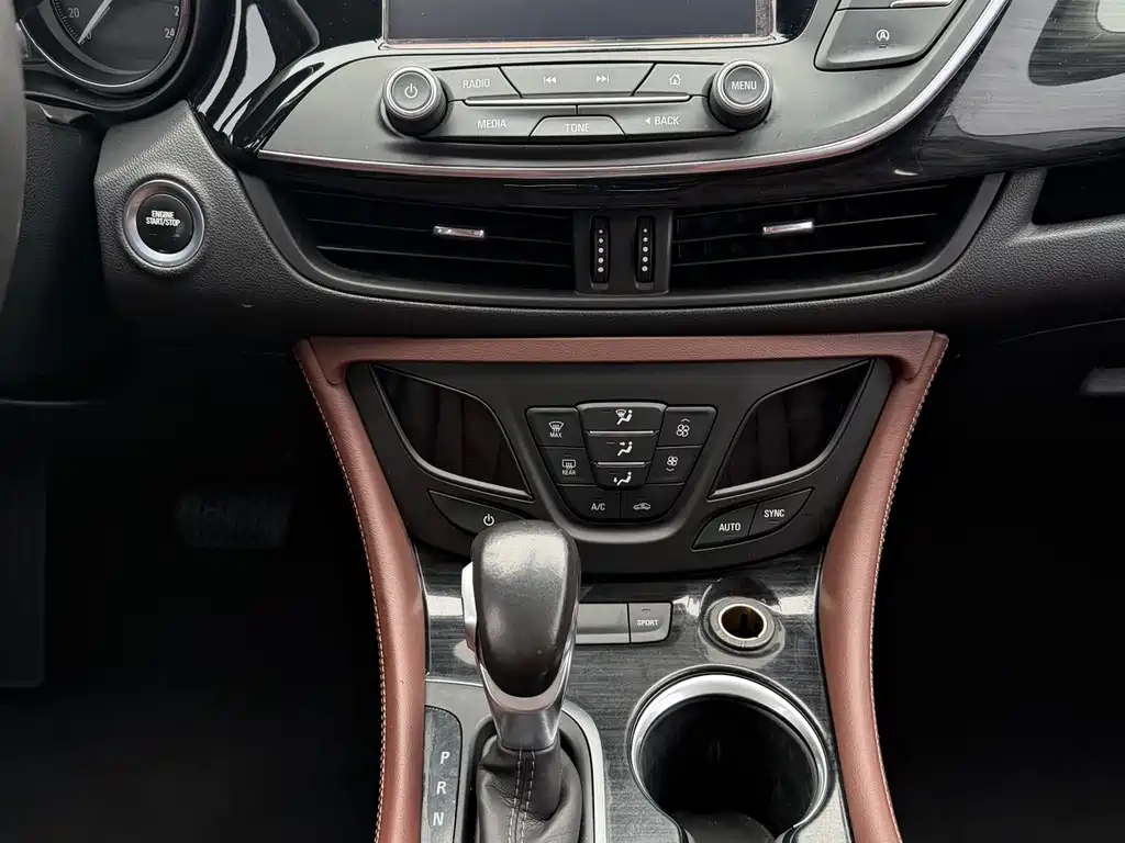 Buick Envision Plus — фото 7