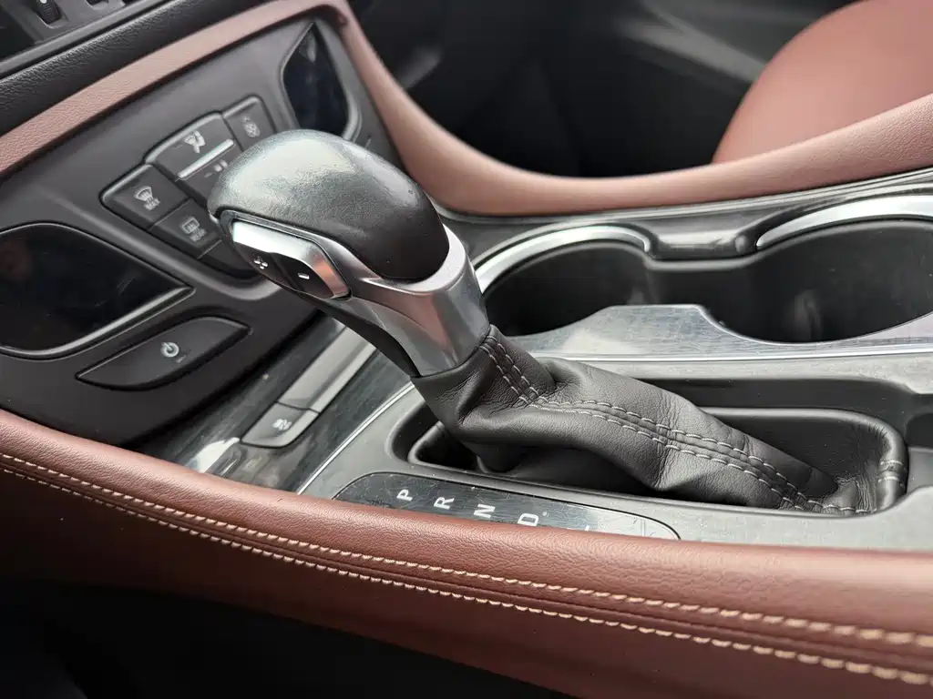 Buick Envision Plus — фото 10