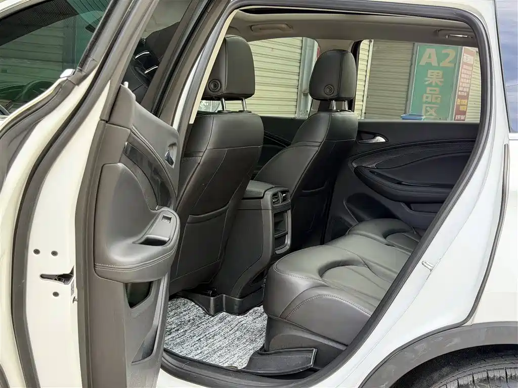 Buick Envision Plus — фото 8