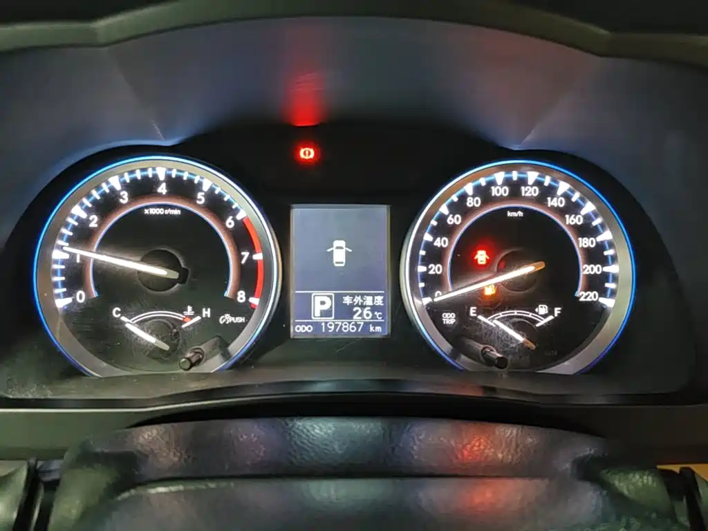 Toyota Highlander — фото 11