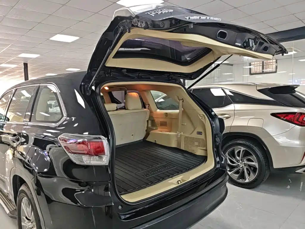 Toyota Highlander — фото 18