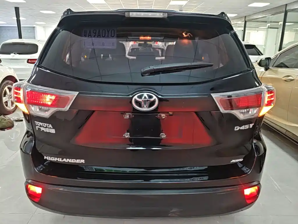 Toyota Highlander — фото 5