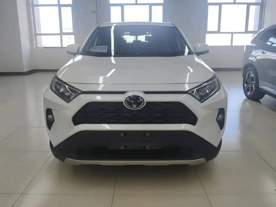 Toyota RAV4 — фото 2