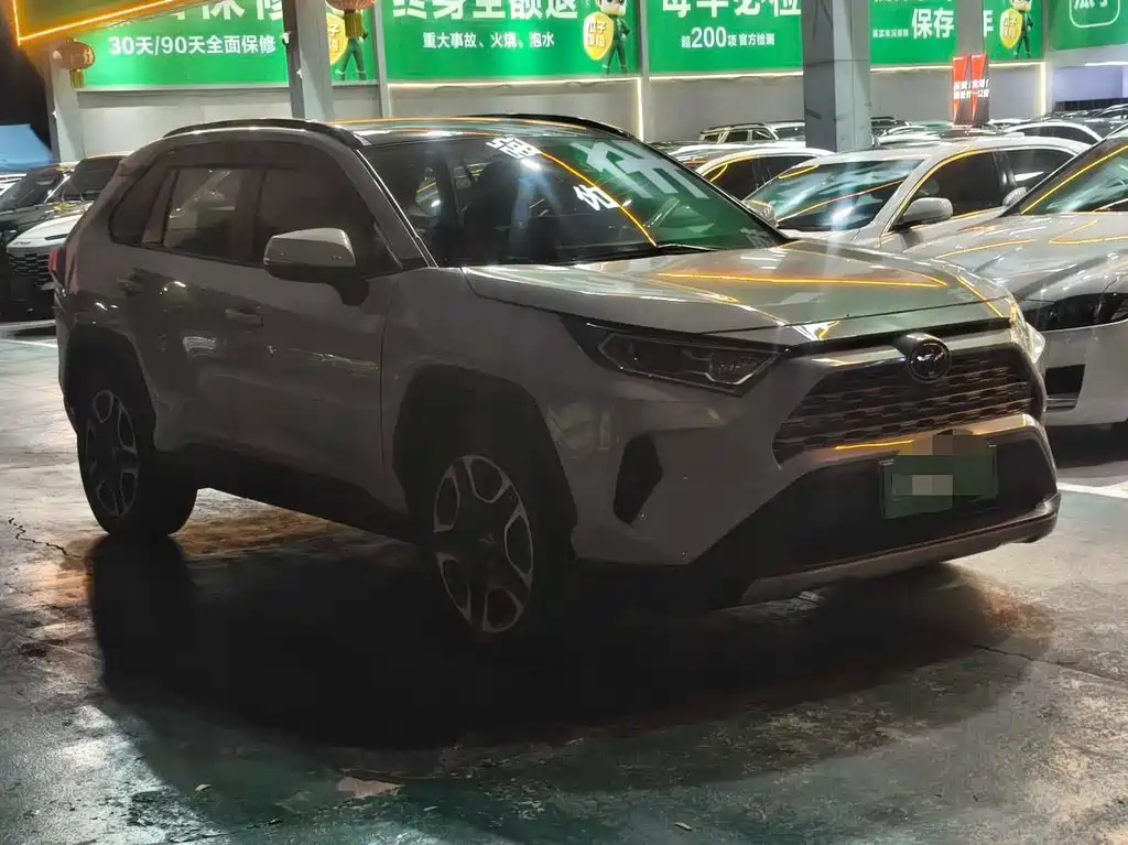 Toyota RAV4 — фото 3