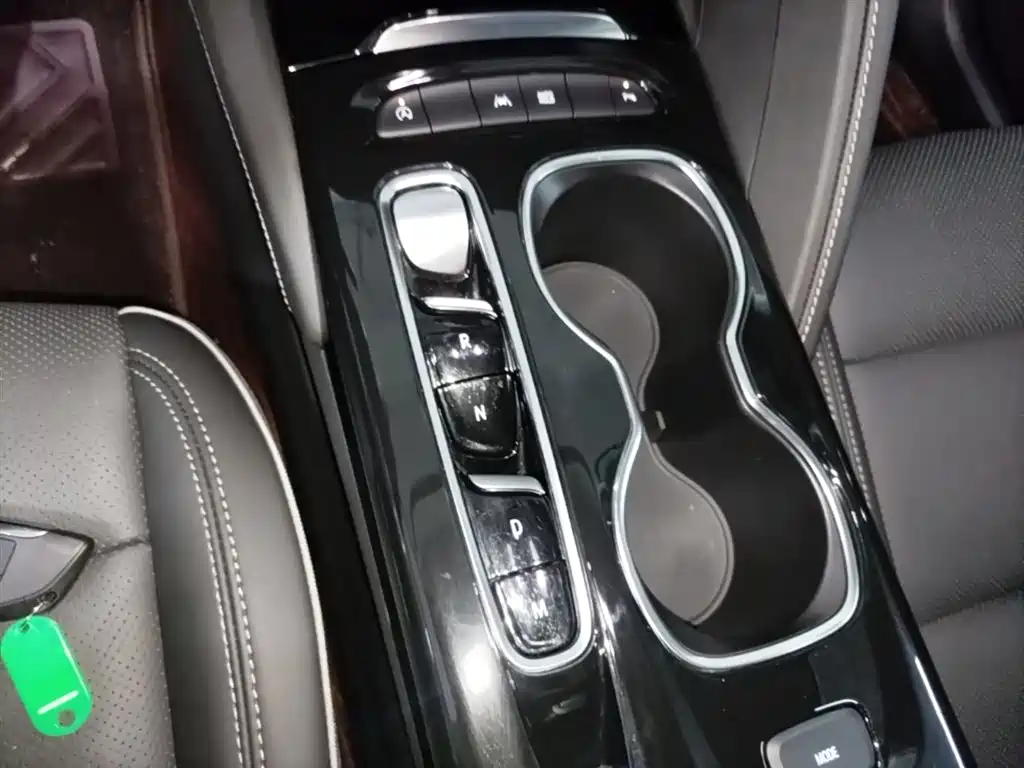 Buick Envision Plus — фото 14