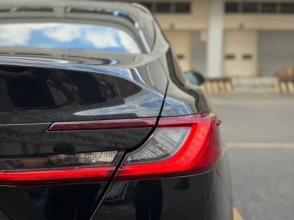 Toyota Camry — фото 19