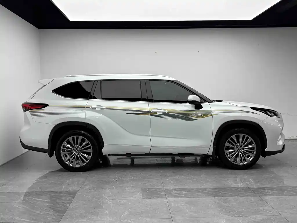 Toyota Highlander — фото 20