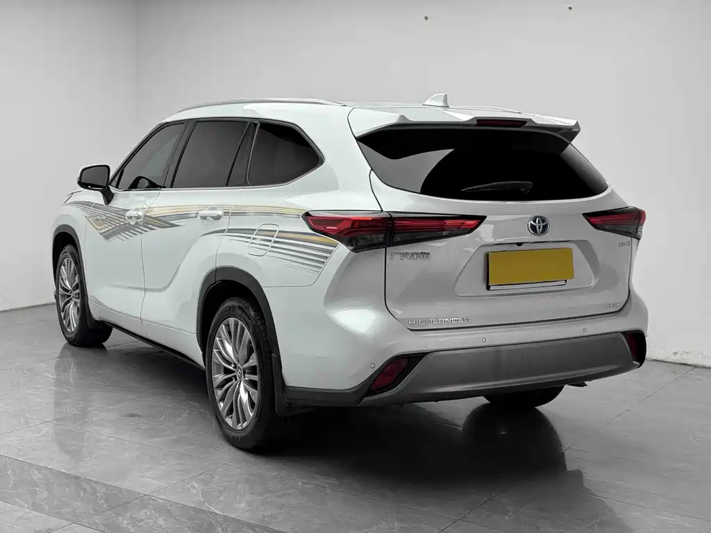Toyota Highlander — фото 5