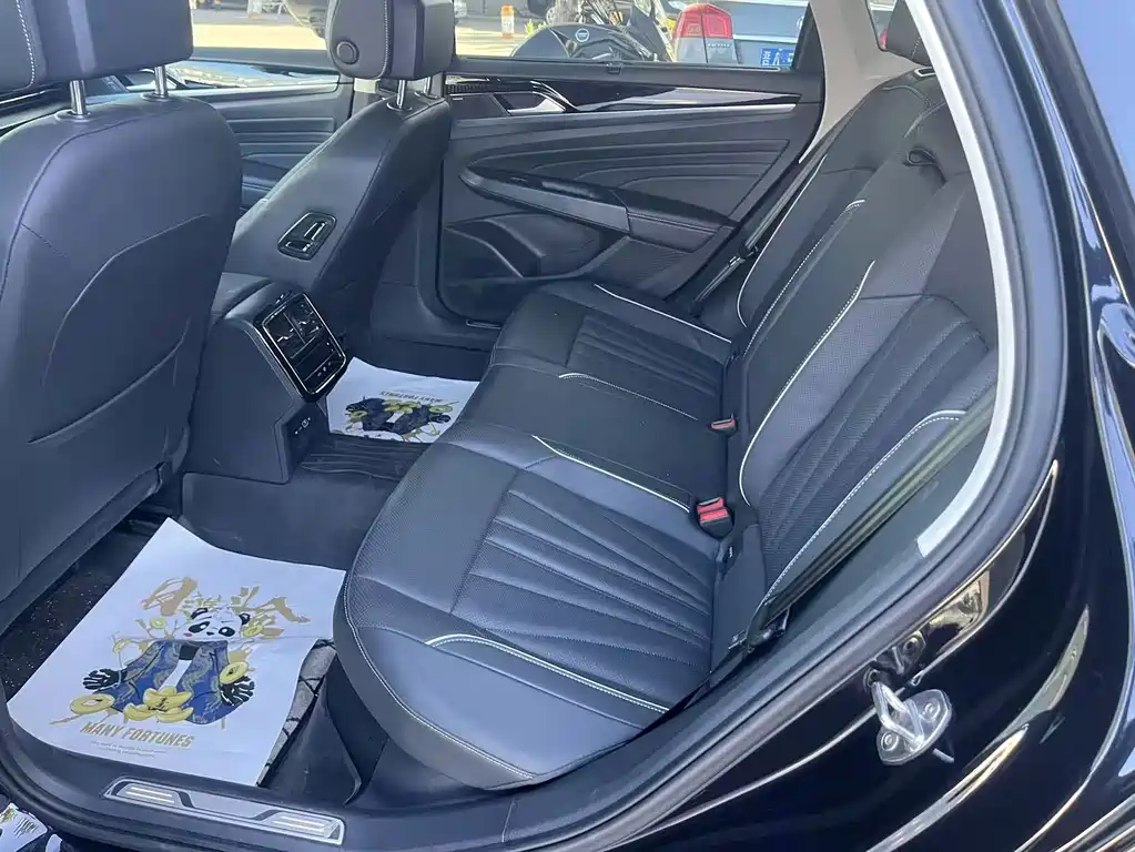 Volkswagen Passat — фото 7