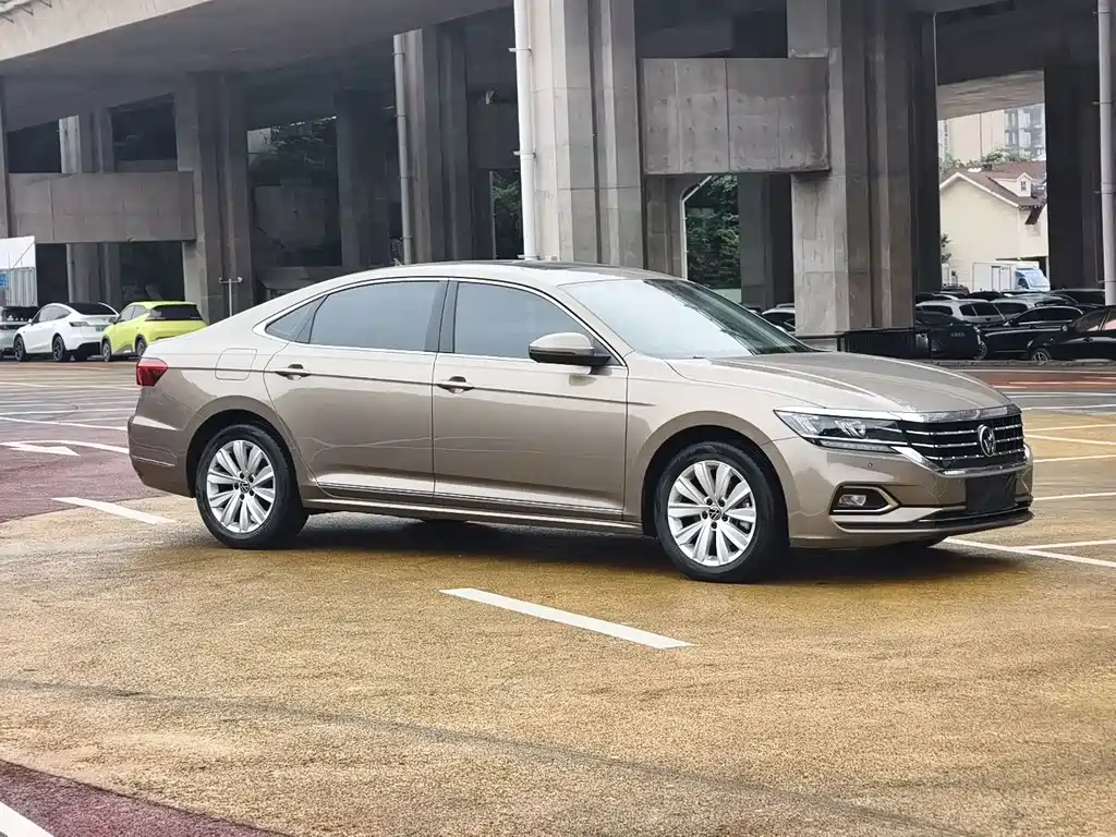 Volkswagen Passat — фото 4