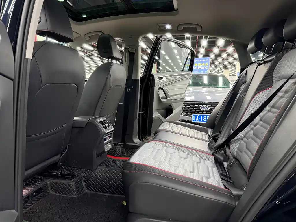 Volkswagen Tiguan X — фото 8