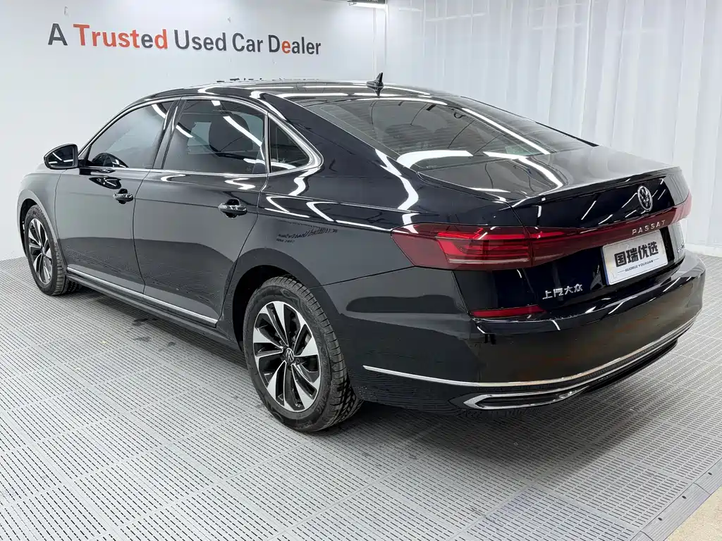 Volkswagen Passat — фото 6