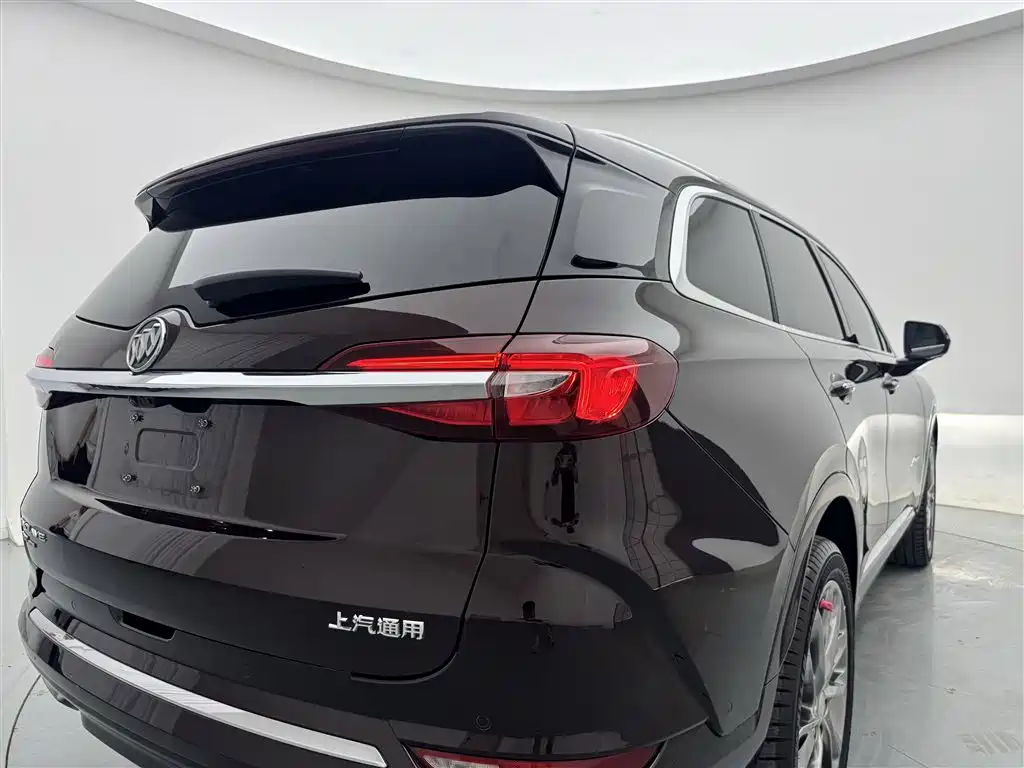 Buick Enclave — фото 10