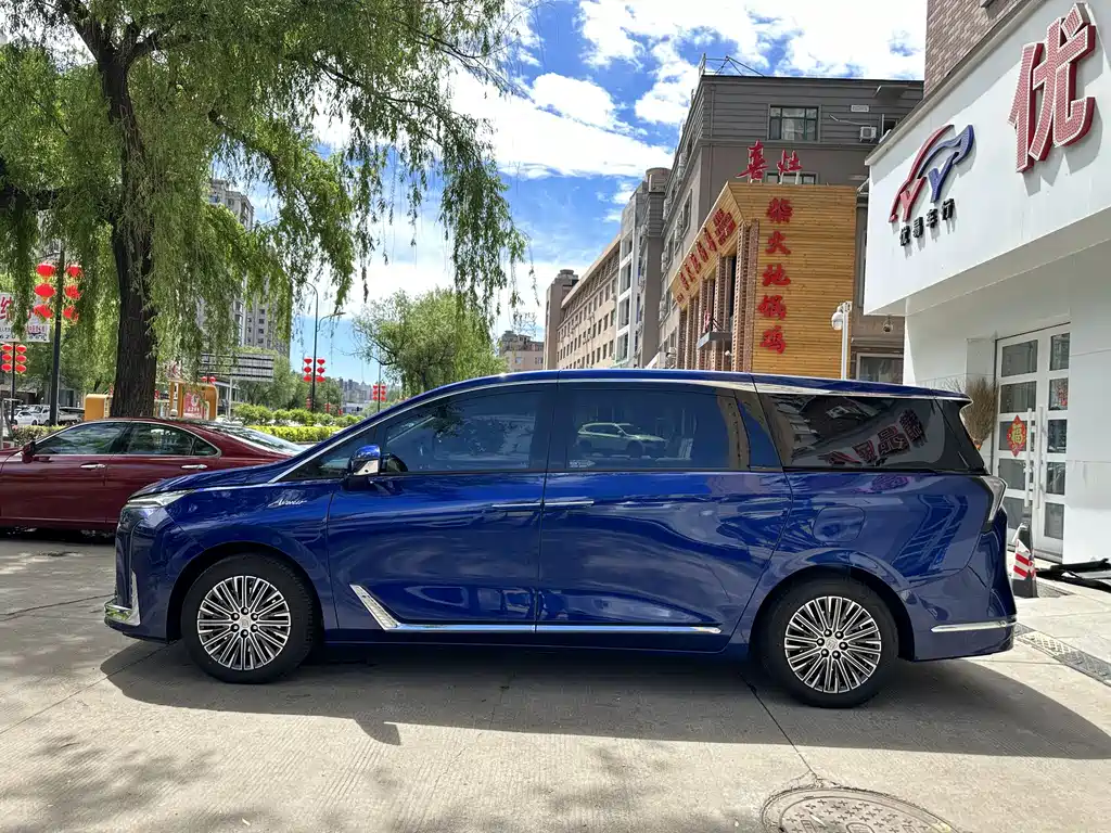 Buick GL8 Hybrid — фото 3