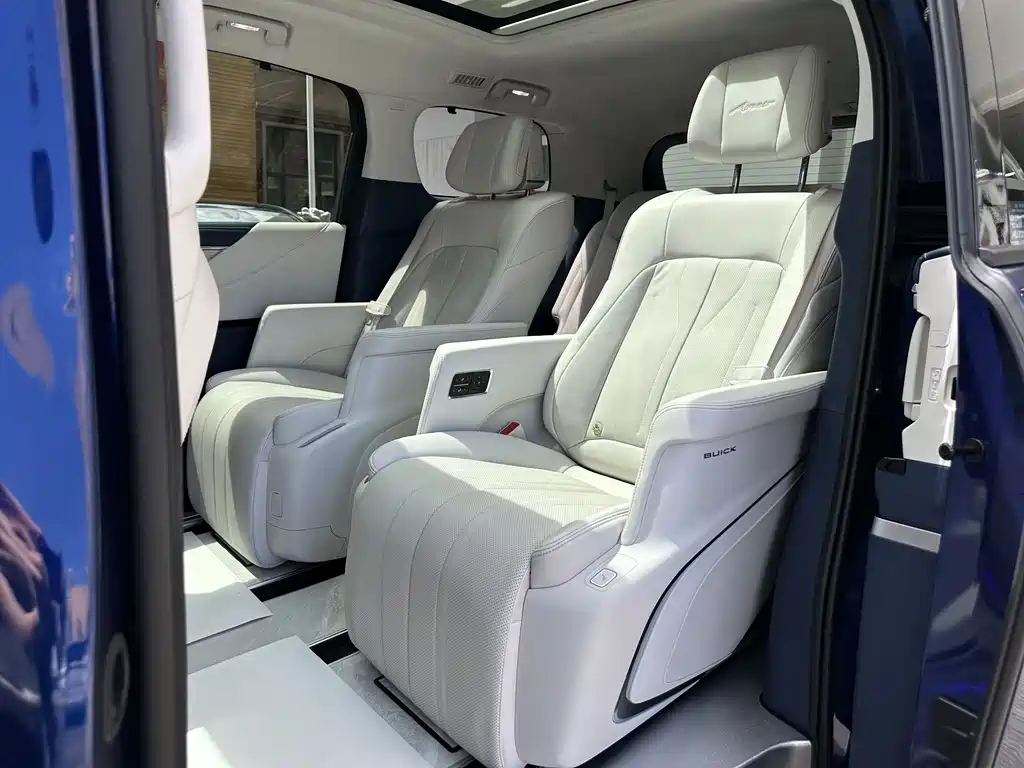 Buick GL8 Hybrid — фото 23