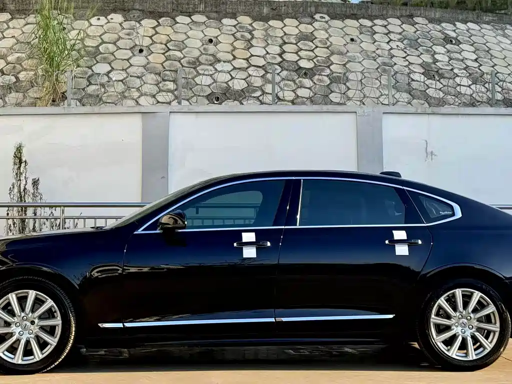 Volvo S90 — фото 3