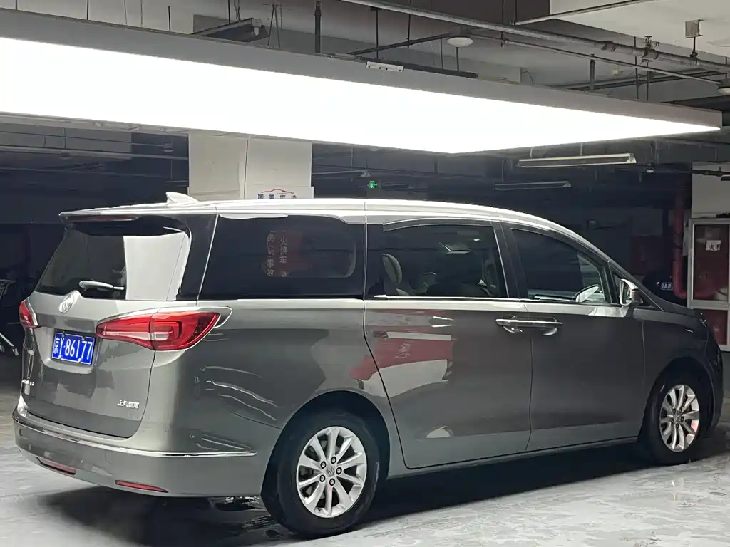 Buick GL8 — фото 3