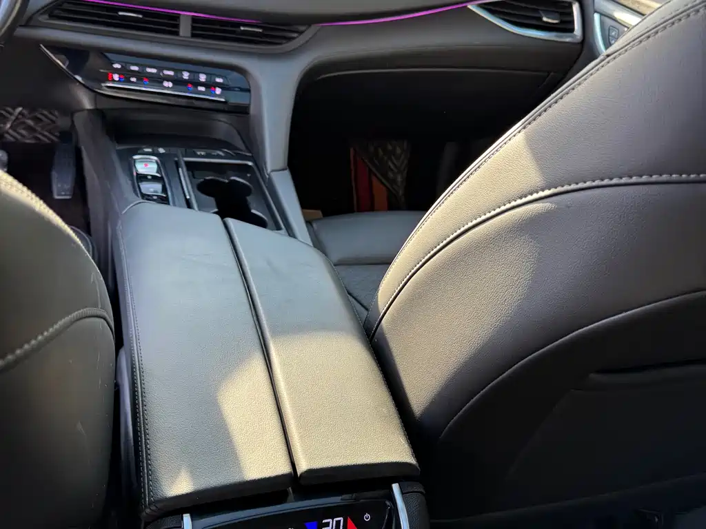Buick Enclave — фото 14