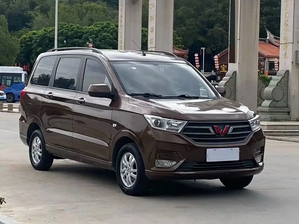 Wuling Hongguang — фото 3