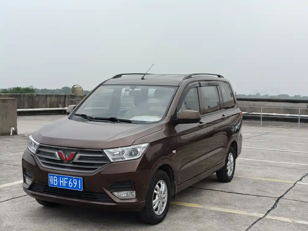 Wuling Hongguang — фото 3