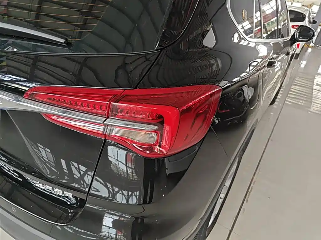 Buick Envision Plus — фото 8