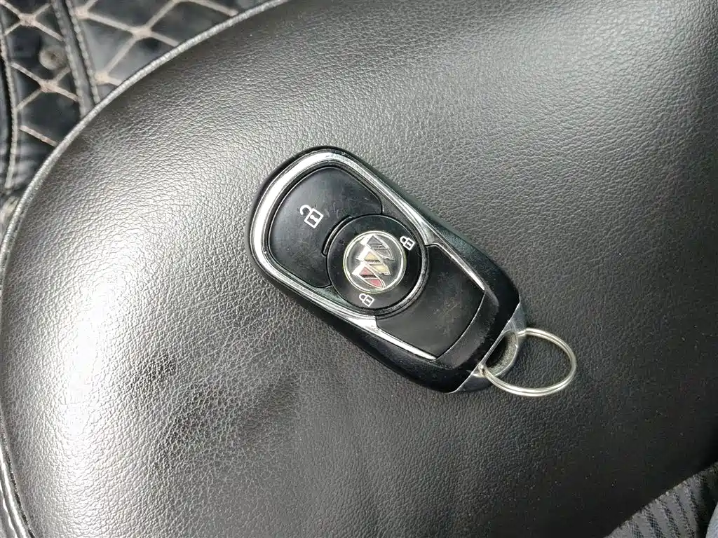 Buick Envision Plus — фото 9