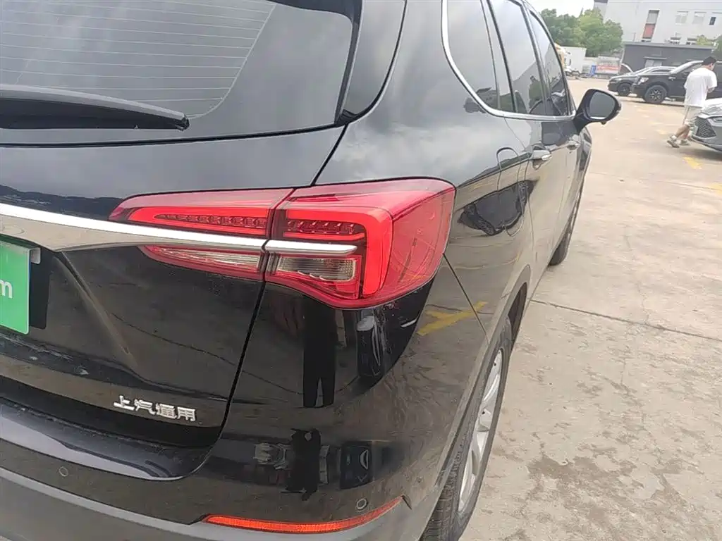 Buick Envision Plus — фото 8