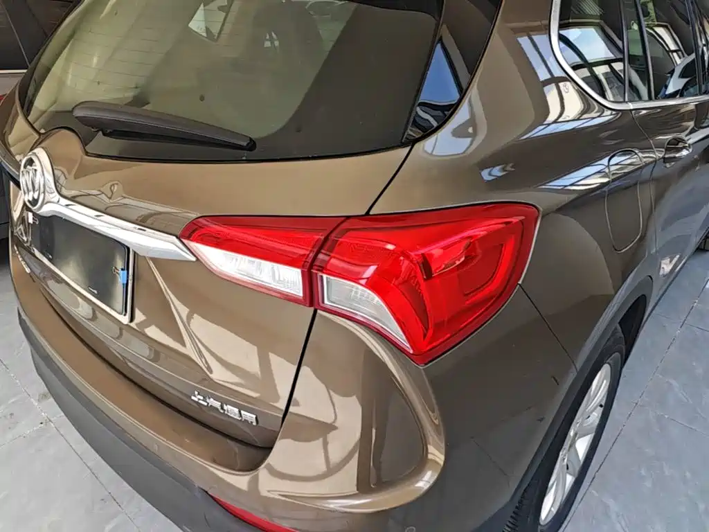 Buick Envision Plus — фото 8