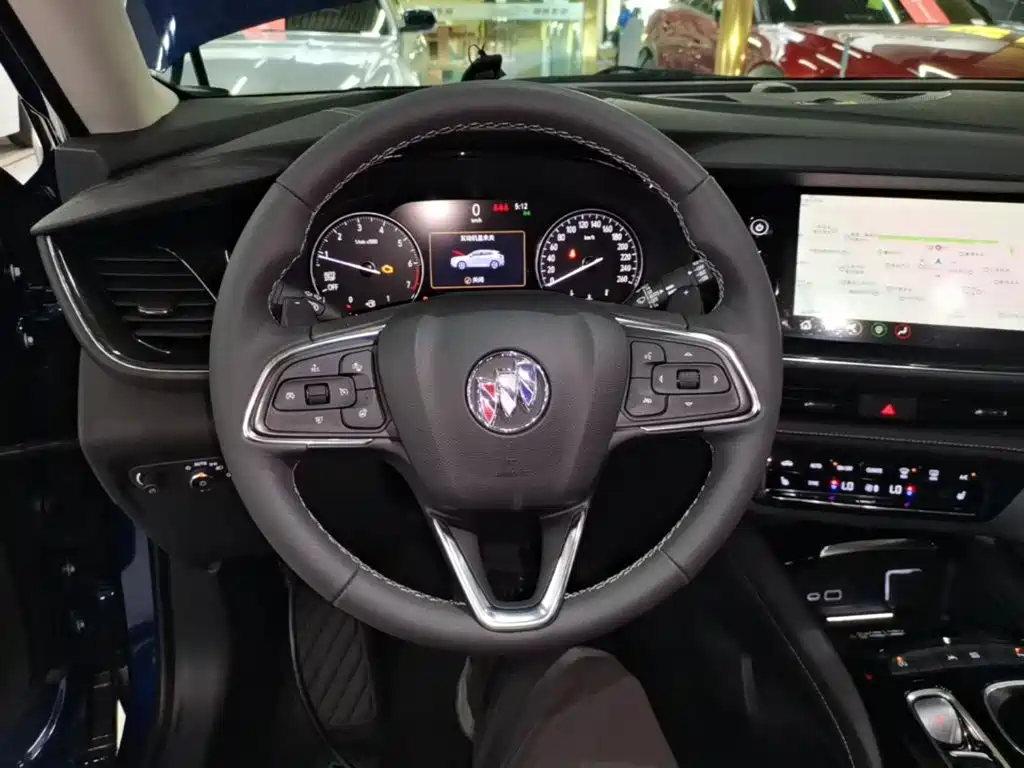 Buick Envision Plus — фото 11