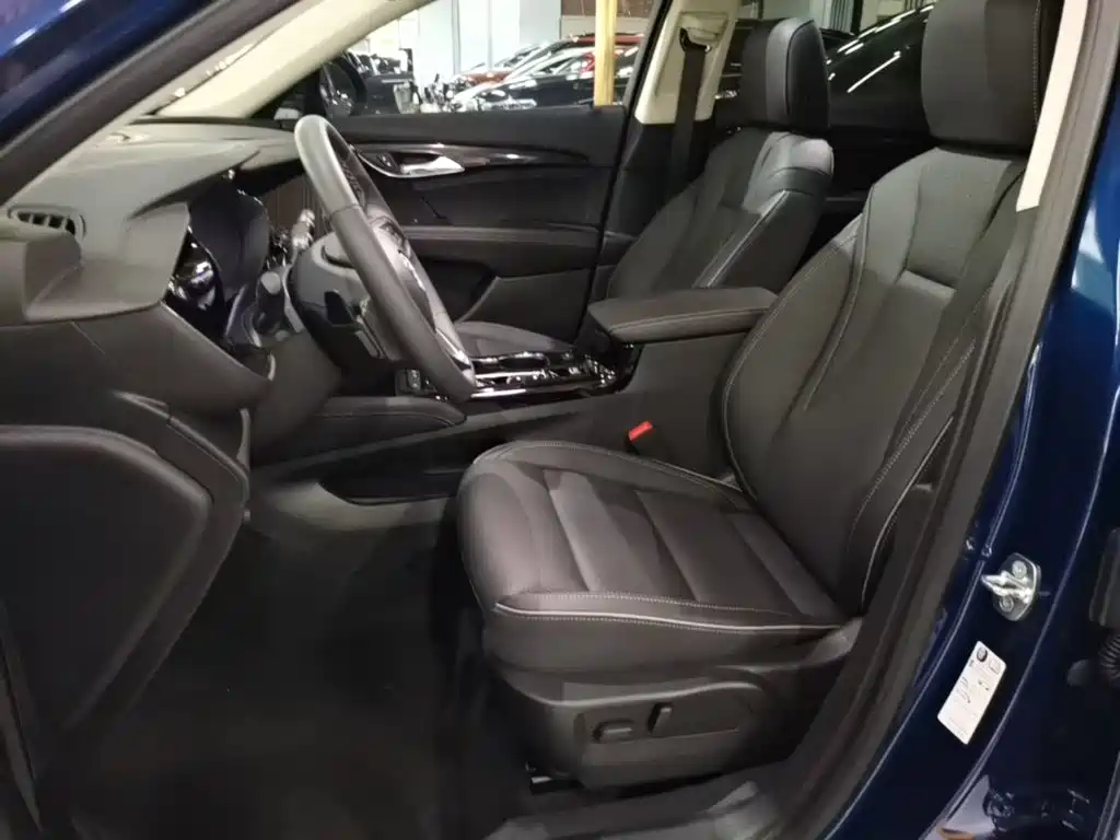 Buick Envision Plus — фото 15