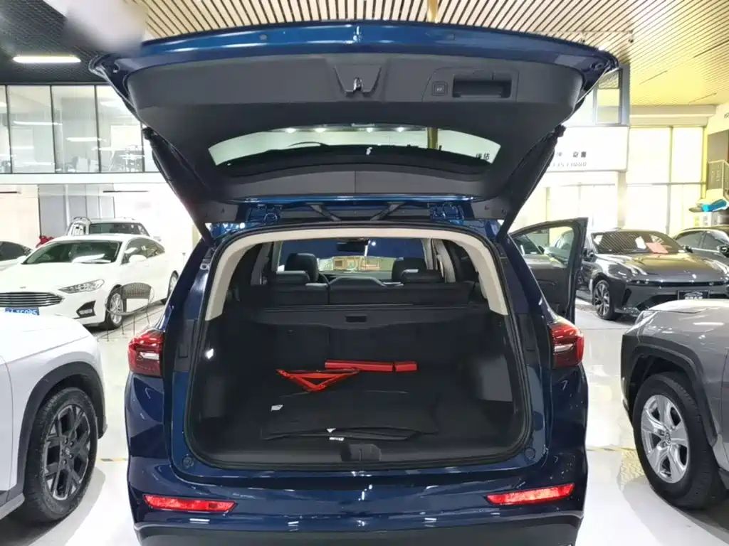 Buick Envision Plus — фото 19