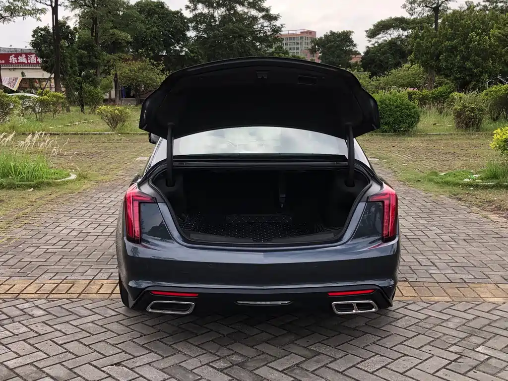 Cadillac CT5 — фото 7
