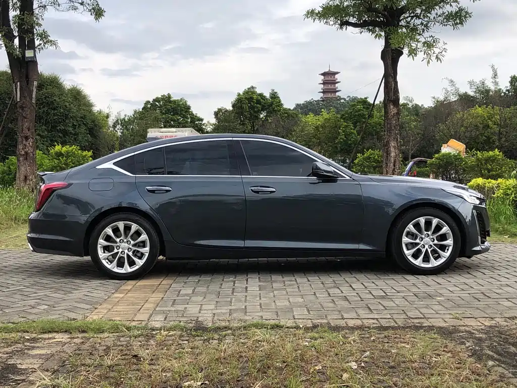 Cadillac CT5 — фото 10