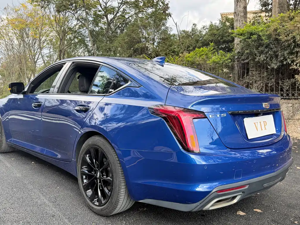 Cadillac CT5 — фото 11
