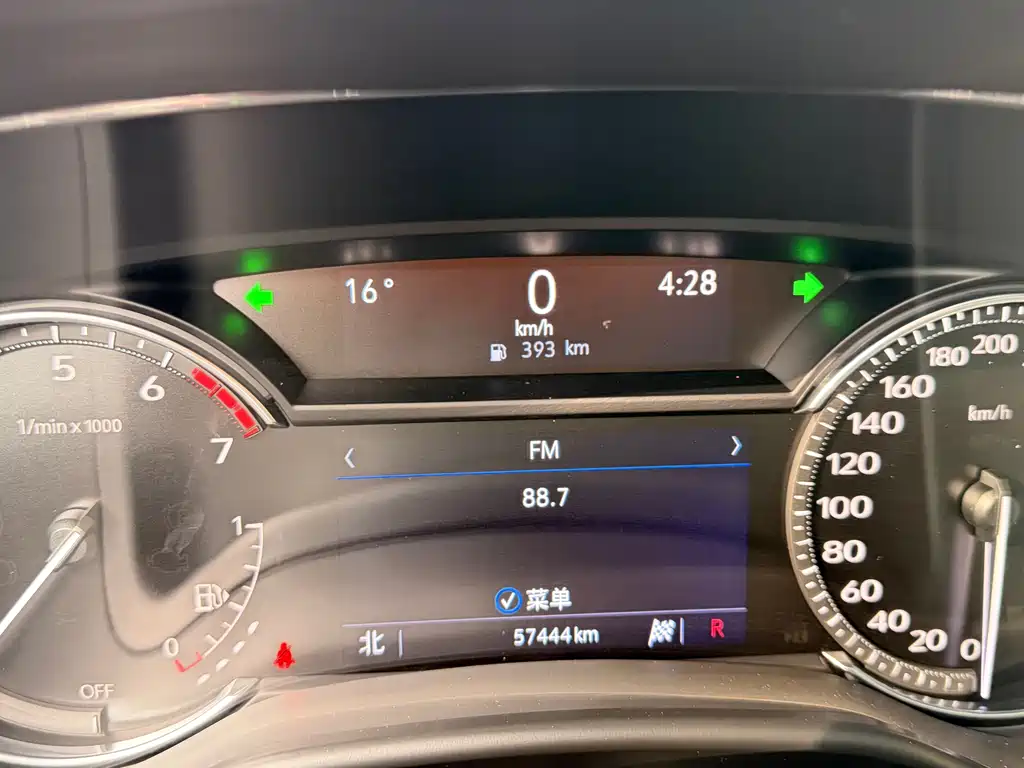 Cadillac CT5 — фото 14
