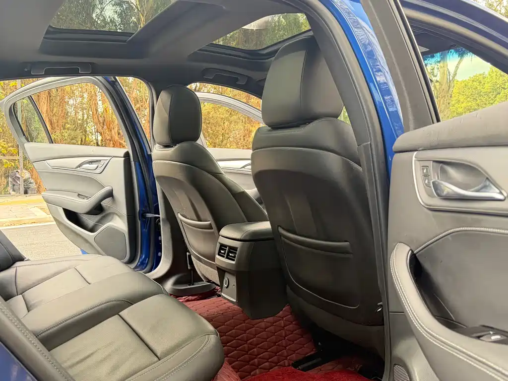 Cadillac CT5 — фото 20
