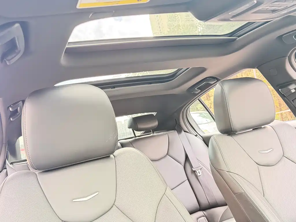 Cadillac CT5 — фото 22