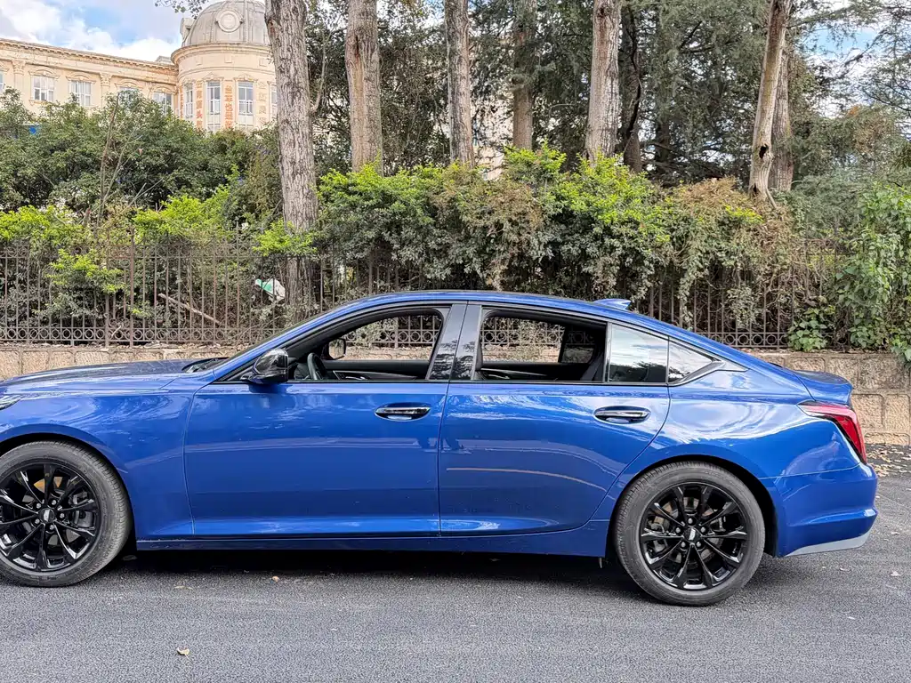 Cadillac CT5 — фото 5