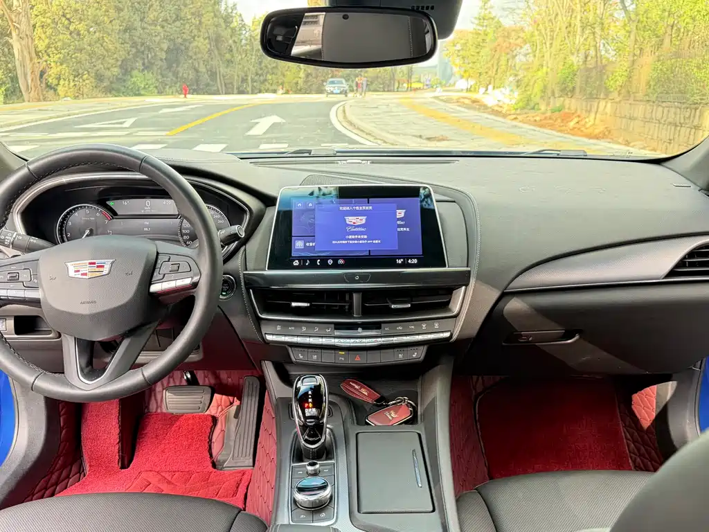 Cadillac CT5 — фото 8