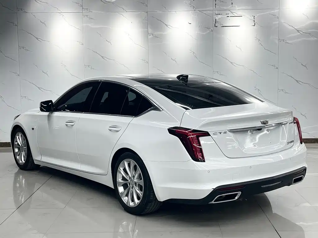 Cadillac CT5 — фото 6